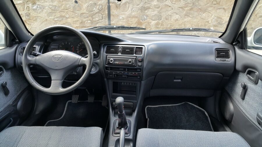 efsane kasa corolla iç görünüm