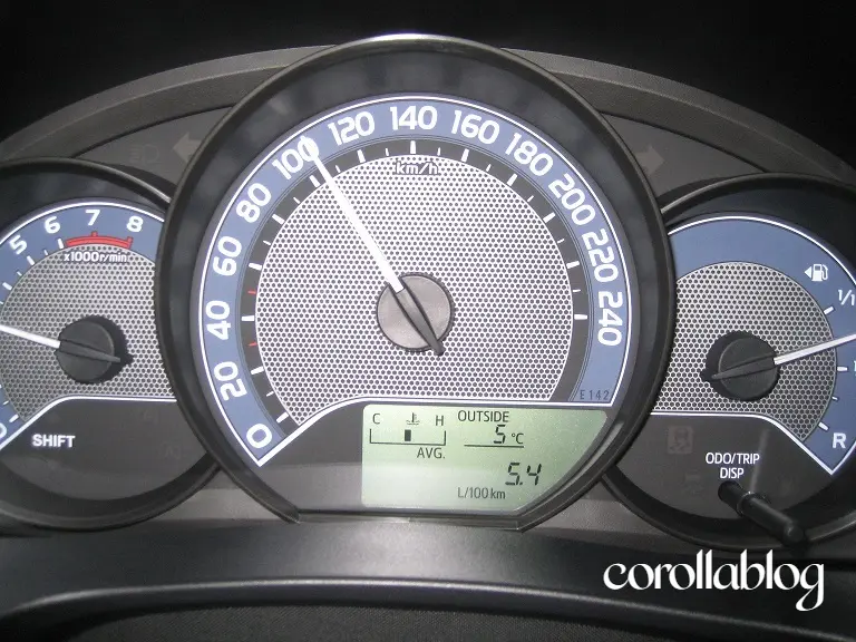 toyota corolla 1.33 yakıt tüketimi