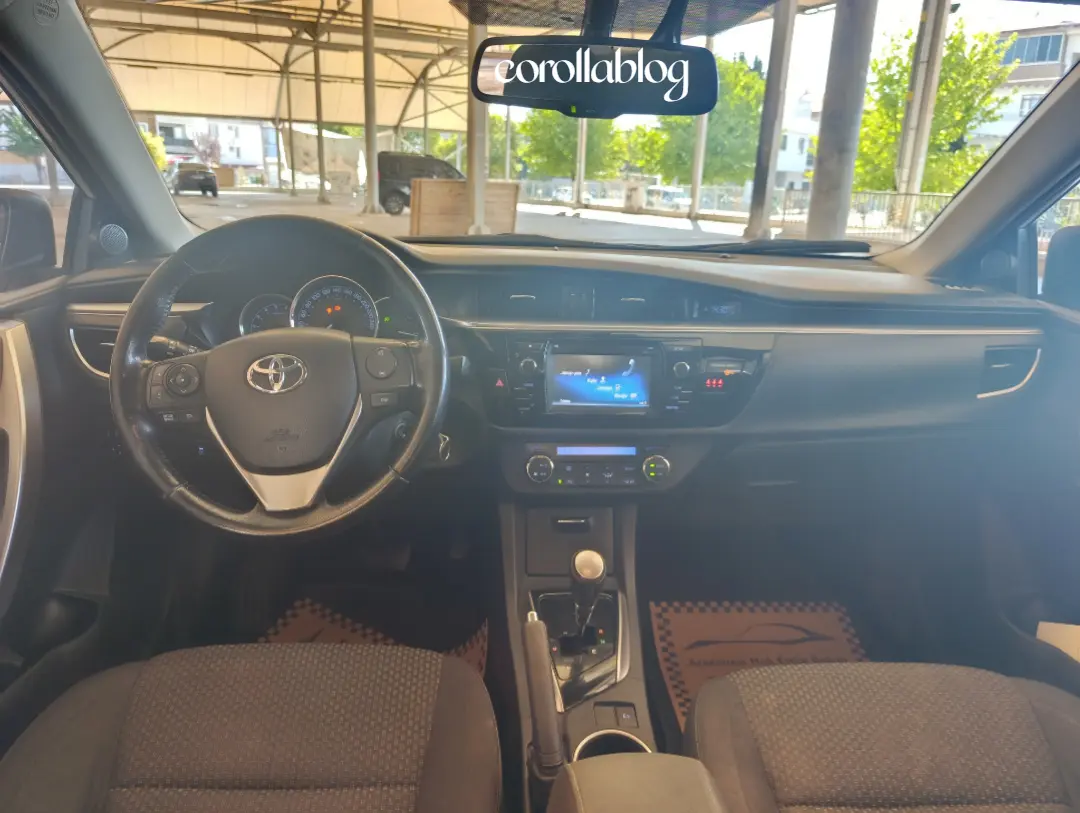 Toyota Corolla 1.6 mı 1.4 Dizel mi? Hangi Motor Daha Avantajlı? 1 toyota-corolla-e180-ic-gorunum